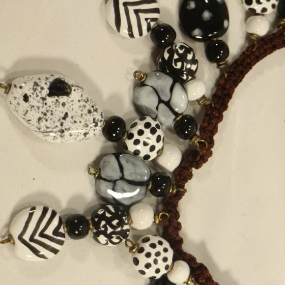 KAZURI Handmade Beaded Beautiful Black/White 18 Necklace - Picture 4 of 6